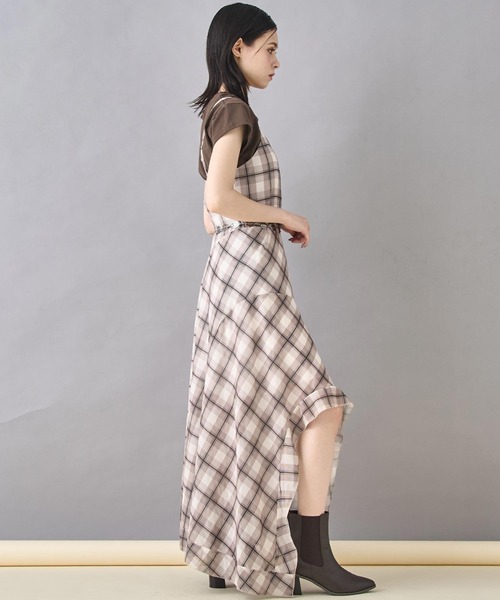 ANAP(アナップ)の「チェック柄 アシメ フレア キャミワンピース(ワンピース・レディース・ベージュ/ネイビー/ホワイト・FREE)」の17枚目の写真
