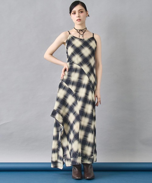 ANAP(アナップ)の「チェック柄 アシメ フレア キャミワンピース(ワンピース・レディース・ベージュ/ネイビー/ホワイト・FREE)」の15枚目の写真