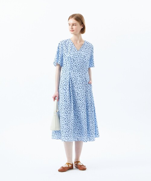 MACKINTOSH PHILOSOPHY（ﾏｯｷﾝﾄｯｼｭ ﾌｨﾛｿﾌｨｰ）の「ペイントドットワンピース（ワンピース・レディース・ブラック/ライトブルー・36/38/34）」の6枚目の写真