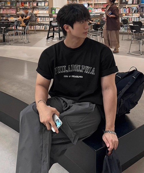 NOWLE（ノウル）の「【NOWLE】PHILADELPHIA カレッジ ロゴ 半袖 Tシャツ（Tシャツ/カットソー・メンズ・ブラック/ホワイト・MEDIUM/LARGE/X-LARGE）」の7枚目の写真