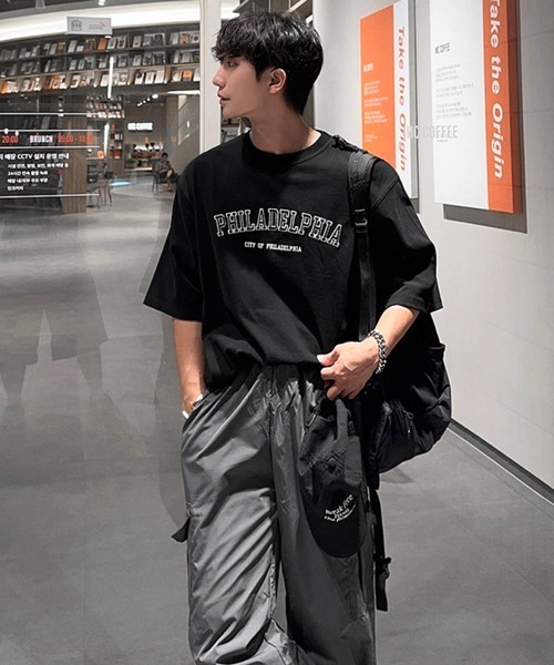 NOWLE（ノウル）の「【NOWLE】PHILADELPHIA カレッジ ロゴ 半袖 Tシャツ（Tシャツ/カットソー・メンズ・ブラック/ホワイト・MEDIUM/LARGE/X-LARGE）」の6枚目の写真