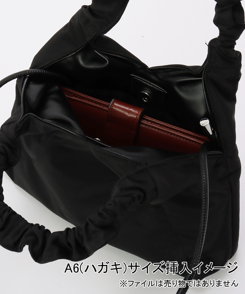 COLDE (コルデ)の「COLDE/コルデ 2WAYキルティングトートバッグ(ショルダーバッグ・レディース・ブラック/チャコールグレー・FREE)」の6枚目の写真