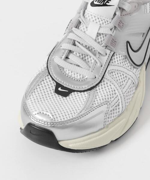 Nike ナイキ　V2Kランスニーカー 新品タグ付き NIKEスニーカー新品V2Kランタグ付き