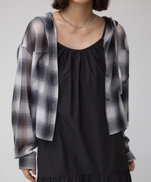 AZUL by moussy(アズールバイマウジー)の「シアーチェックフードシャツ(シャツ/ブラウス・レディース・ピンク系その他/ブラウン系その他/ブラック系その他・MEDIUM/SMALL)」の2枚目の写真