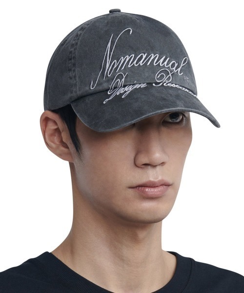 NOMANUAL（NOMANUAL）の「「NOMANUAL /ノーマニュアル」CURSIVE LOGO BALL CAP（キャップ・メンズ・チャコールグレー/ライトパープル・FREE）」の7枚目の写真