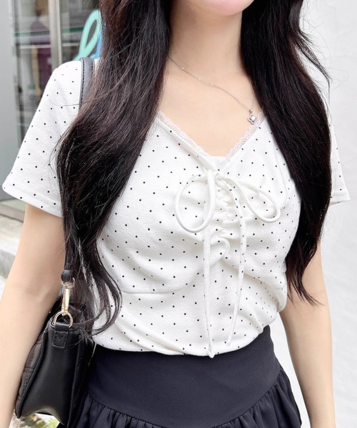 INGNI(イング)の「レース付フロントギャザーリボンリブトップス(Tシャツ/カットソー・レディース・オフホワイト/グレー/ホワイト×ブラック/ブラック・M)」の3枚目の写真