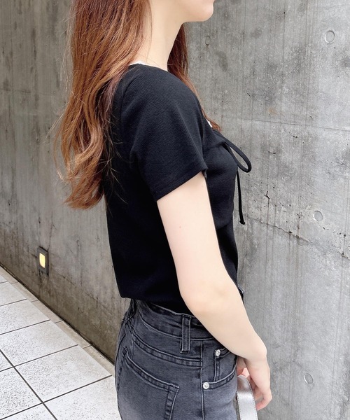 INGNI(イング)の「レース付フロントギャザーリボンリブトップス(Tシャツ/カットソー・レディース・オフホワイト/グレー/ホワイト×ブラック/ブラック・M)」の17枚目の写真