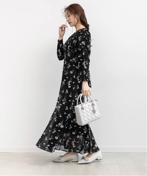 RANDA(ランダ)の「ベロアリボンクラシカルフラットパンプス(パンプス・レディース・アイボリー/ブラック/グレー・25/22.5/22/23/23.5/24/24.5/25.5)」の19枚目の写真