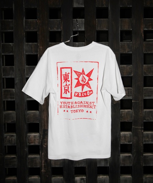 VOLCOM(ボルコム)の「【VOLCOM/ボルコム】VOLCOM UNISEX TOKYO STAMP SHORT SLEEVE TEE/限定半袖Tシャツ(Tシャツ/カットソー・メンズ・ホワイト・SMALL)」の1枚目の写真