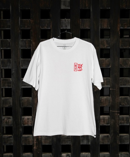 VOLCOM(ボルコム)の「【VOLCOM/ボルコム】VOLCOM UNISEX TOKYO STAMP SHORT SLEEVE TEE/限定半袖Tシャツ(Tシャツ/カットソー・メンズ・ホワイト・SMALL)」の4枚目の写真