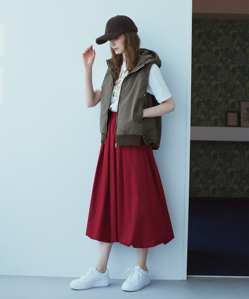 STRAWBERRY-FIELDS(ストロベリーフィールズ)の「スワイ天竺_ラメプリントロゴティーシャツ(Tシャツ/カットソー・レディース・オフホワイト/チャコールグレー・2)」の3枚目の写真