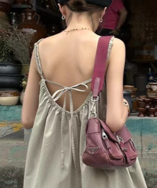 gossip!ロサンゼルス(ゴシップロサンゼルス)の「バックリボンキャミソール ワイドサロペット(パンツドレス・レディース・ブラック/ベージュ・FREE)」の9枚目の写真