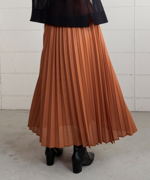 Bou Jeloud(ブージュルード)の「レザーライクチンツ加工スカート(スカート・レディース・テラコッタ/ブラック・38)」の11枚目の写真