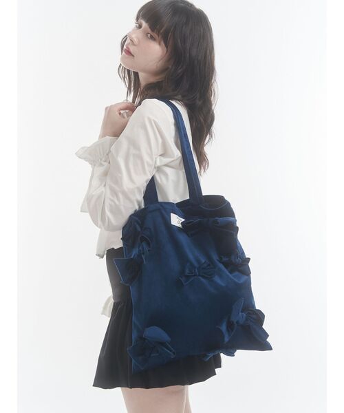 jouetie（ジュエティ）の「ベロアリボントートバッグ A4サイズ（トートバッグ・レディース・ブラック/レッド/オフホワイト/ピンク/ブルー・FREE）」の7枚目の写真