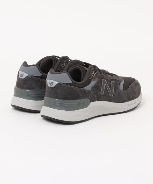 NEW BALANCE(ニューバランス)の「new balance ニューバランス WALKING FRESH FOAM 880 V7 メンズスニーカー(ウォーキングフレッシュフォーム880V7) MW880BA7(スニーカー・メンズ・チャコールグレー・25.5cm/26.0cm/26.5cm/27.0cm/27.5cm/28.0cm/29.0cm)」の2枚目の写真