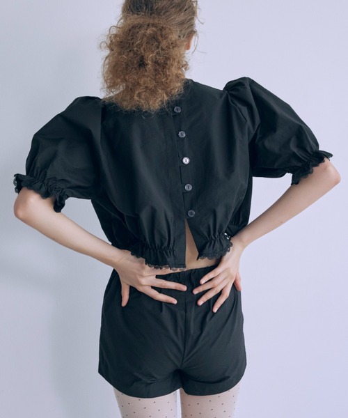 EN NEUME（エンノイム）の「Lace Trim Volume Tops（シャツ/ブラウス・レディース・イエロー/ホワイト/ブラック/ブラウン・FREE）」の2枚目の写真