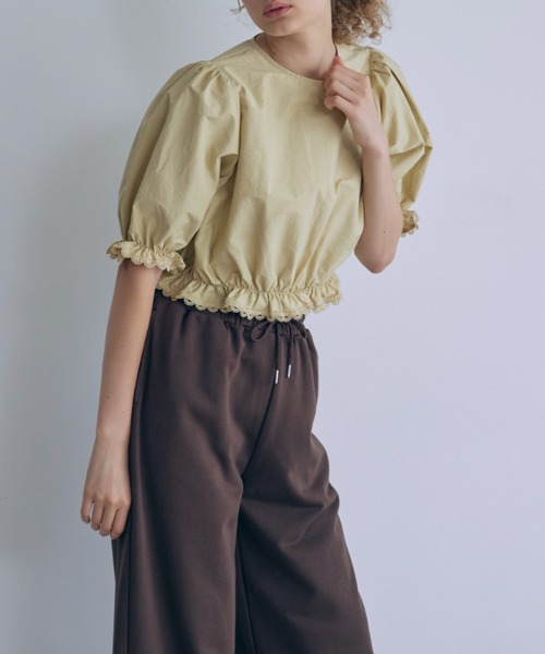 EN NEUME（エンノイム）の「Lace Trim Volume Tops（シャツ/ブラウス・レディース・イエロー/ホワイト/ブラック/ブラウン・FREE）」の18枚目の写真