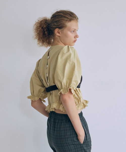 EN NEUME（エンノイム）の「Lace Trim Volume Tops（シャツ/ブラウス・レディース・イエロー/ホワイト/ブラック/ブラウン・FREE）」の22枚目の写真