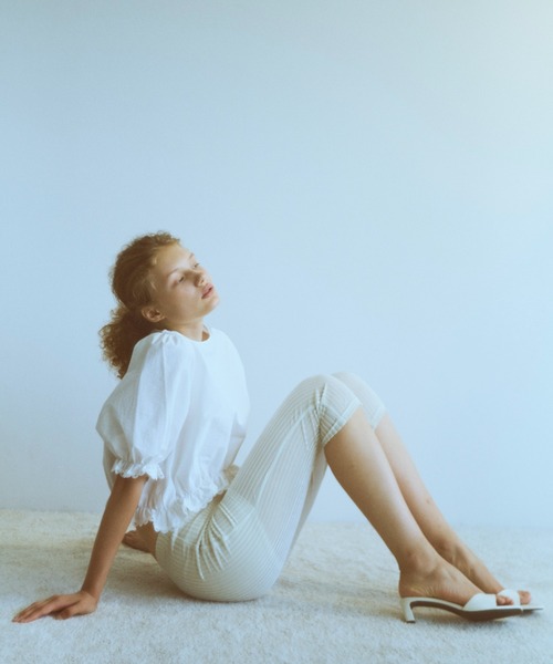 EN NEUME（エンノイム）の「Lace Trim Volume Tops（シャツ/ブラウス・レディース・イエロー/ホワイト/ブラック/ブラウン・FREE）」の5枚目の写真