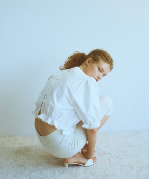 EN NEUME（エンノイム）の「Lace Trim Volume Tops（シャツ/ブラウス・レディース・イエロー/ホワイト/ブラック/ブラウン・FREE）」の8枚目の写真