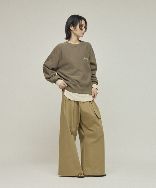 AMERICANA（アメリカーナ）の「Americana × Firsthand/アメリカーナ 別注 ワンポイントロゴ クルーネックスウェット（スウェット・レディース・グレー/チャコールグレー/ブラウン・FREE）」の16枚目の写真