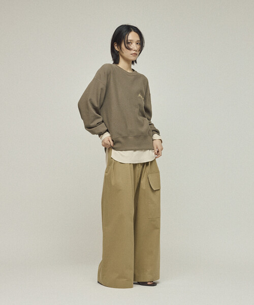 AMERICANA（アメリカーナ）の「Americana × Firsthand/アメリカーナ 別注 ワンポイントロゴ クルーネックスウェット（スウェット・レディース・グレー/チャコールグレー/ブラウン・FREE）」の17枚目の写真