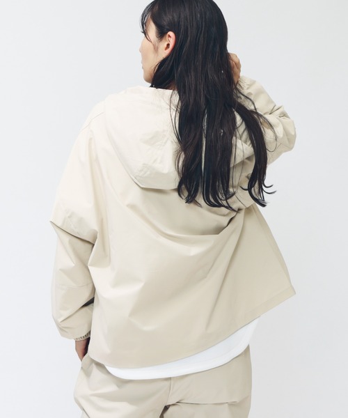 NEW BALANCE（ニューバランス）の「【アルペン限定】 ニューバランス New Balance THE CITY フーデッドウーブンジャケット（ブルゾン・レディース・アイボリー/ブラック/グリーン・S/M/L/XL）」の12枚目の写真