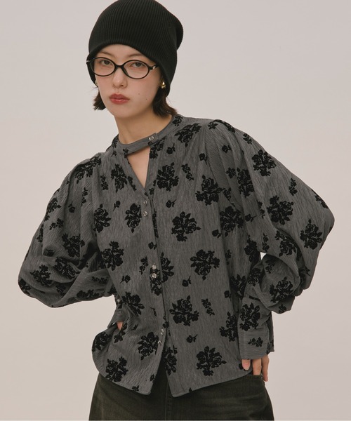 loin nuit（ロワンニュイ）の「volume sleeve blouse / ボリュームスリーブブラウス（シャツ/ブラウス・レディース・グレー/オフホワイト・FREE）」の2枚目の写真