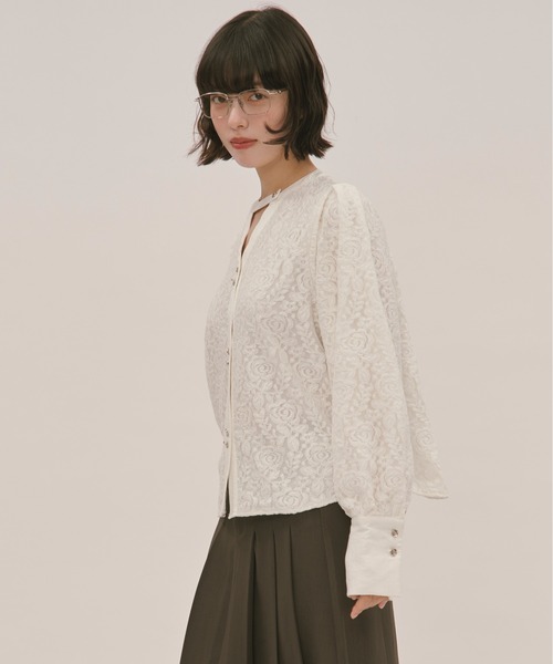 loin nuit（ロワンニュイ）の「volume sleeve blouse / ボリュームスリーブブラウス（シャツ/ブラウス・レディース・グレー/オフホワイト・FREE）」の4枚目の写真