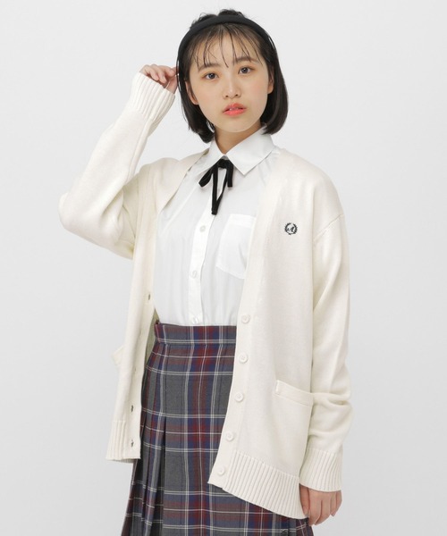 GLOBAL WORK(グローバルワーク)の「ロゴ刺繍スクールカーディガン/AND YUA ANY/593404(カーディガン/ボレロ・キッズ・ベージュ/ネイビー/ワインレッド/ホワイト系その他3・MEDIUM/LARGE)」の2枚目の写真