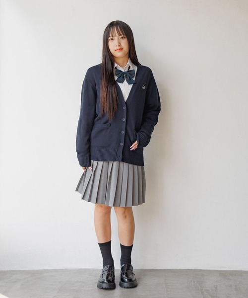GLOBAL WORK(グローバルワーク)の「ロゴ刺繍スクールカーディガン/AND YUA ANY/593404(カーディガン/ボレロ・キッズ・ベージュ/ネイビー/ワインレッド/ホワイト系その他3・MEDIUM/LARGE)」の8枚目の写真
