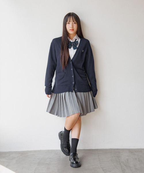 GLOBAL WORK(グローバルワーク)の「ロゴ刺繍スクールカーディガン/AND YUA ANY/593404(カーディガン/ボレロ・キッズ・ベージュ/ネイビー/ワインレッド/ホワイト系その他3・MEDIUM/LARGE)」の6枚目の写真
