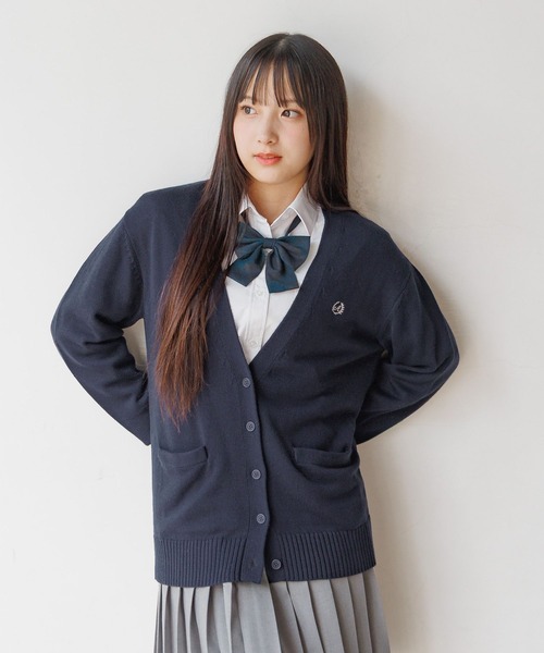 GLOBAL WORK(グローバルワーク)の「ロゴ刺繍スクールカーディガン/AND YUA ANY/593404(カーディガン/ボレロ・キッズ・ベージュ/ネイビー/ワインレッド/ホワイト系その他3・MEDIUM/LARGE)」の11枚目の写真
