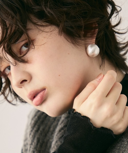 Trish(トリッシュ)の「マットサークルピアス(ピアス(両耳用)・レディース・ゴールド/シルバー・FREE)」の3枚目の写真