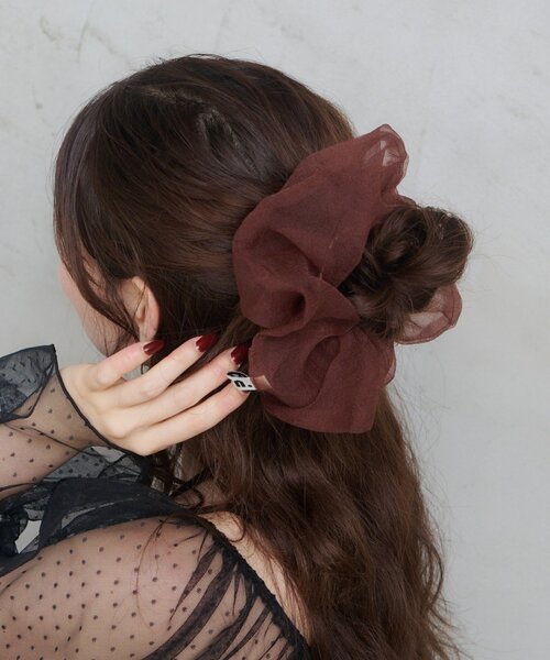 Kastane（カスタネ）の「【新色追加/fiw.】チュールBIGシュシュ（シュシュ・レディース・ライトベージュ/ネイビー/ブラウン・FREE）」の2枚目の写真