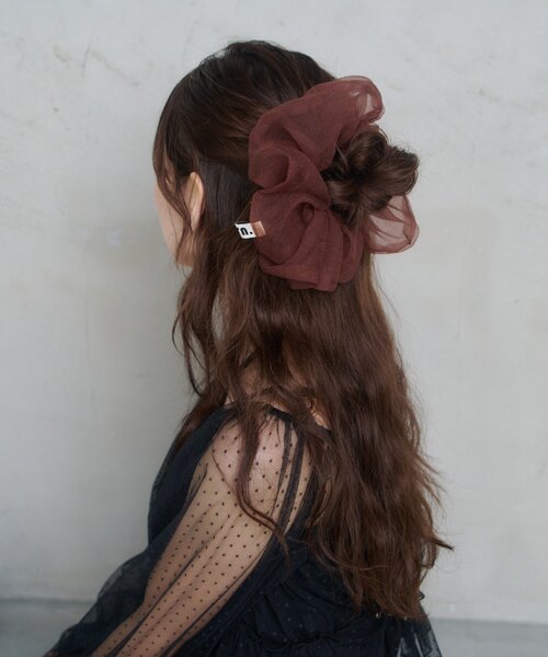 Kastane（カスタネ）の「【新色追加/fiw.】チュールBIGシュシュ（シュシュ・レディース・ライトベージュ/ネイビー/ブラウン・FREE）」の13枚目の写真