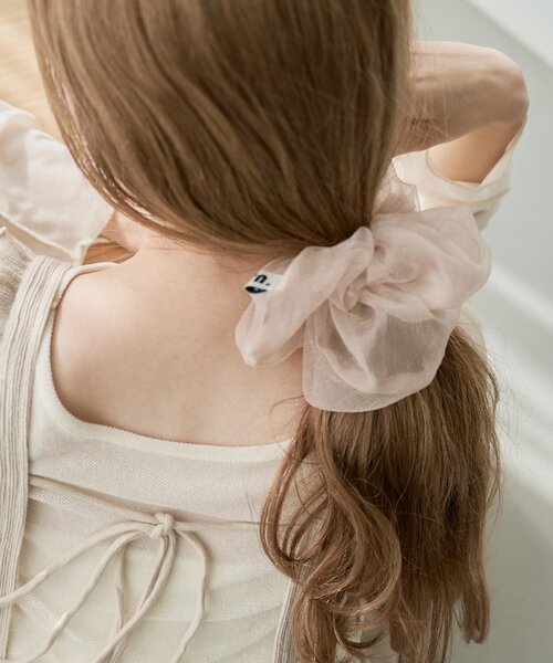 Kastane（カスタネ）の「【新色追加/fiw.】チュールBIGシュシュ（シュシュ・レディース・ライトベージュ/ネイビー/ブラウン・FREE）」の8枚目の写真