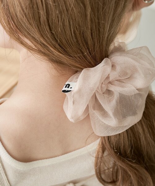 Kastane（カスタネ）の「【新色追加/fiw.】チュールBIGシュシュ（シュシュ・レディース・ライトベージュ/ネイビー/ブラウン・FREE）」の7枚目の写真