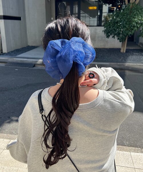 Kastane（カスタネ）の「【新色追加/fiw.】チュールBIGシュシュ（シュシュ・レディース・ライトベージュ/ネイビー/ブラウン・FREE）」の5枚目の写真