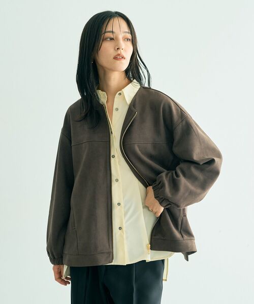 YECCA VECCA(イェッカヴェッカ)の「サイドプリーツノーカラーブルゾン(ブルゾン・レディース・モカ/ブラウン・FREE)」の1枚目の写真