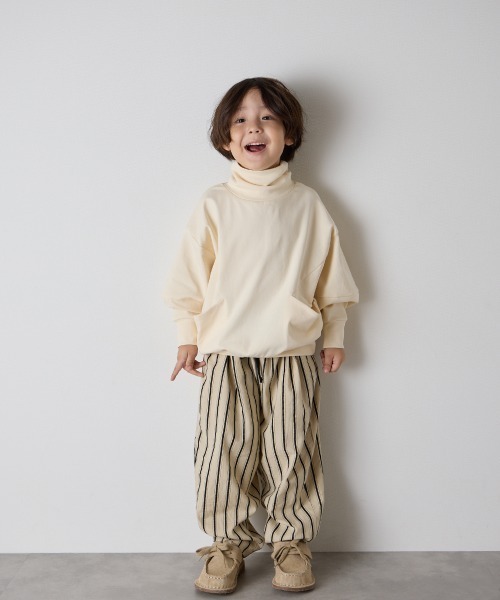 riziere（リジェール）の「モックネックデザインカットソー（Tシャツ/カットソー・キッズ・グレー/アイボリー/ブラック・90/100/110/120/130/140/150）」の4枚目の写真