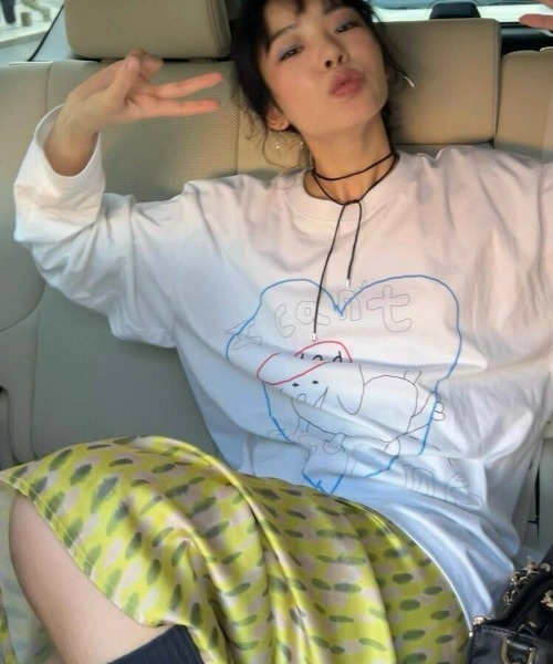 almo（アルモ）の「【portulaca】ワンチャン柄ロンTee（Tシャツ/カットソー・レディース・ホワイト・FREE）」の4枚目の写真