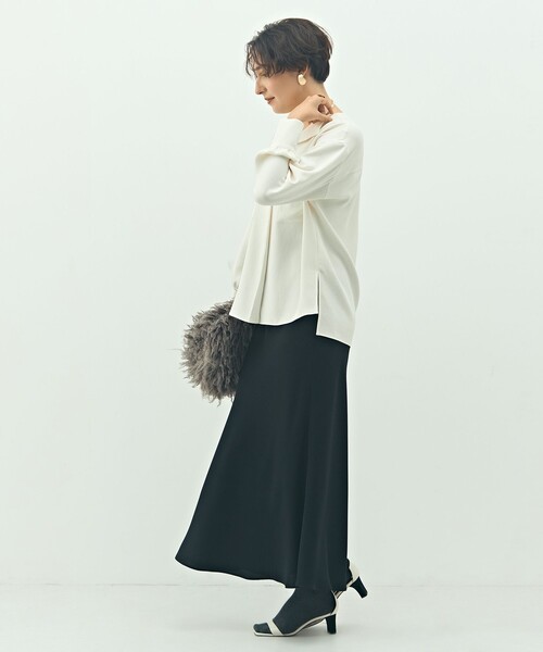 NOLLEY’S Sophi（ノーリーズソフィ）の「ウォッシャブルバックサテンジョーゼットオープンカラーブラウス（シャツ/ブラウス・レディース・オフホワイト/サックスブルー/ネイビー・38）」の8枚目の写真