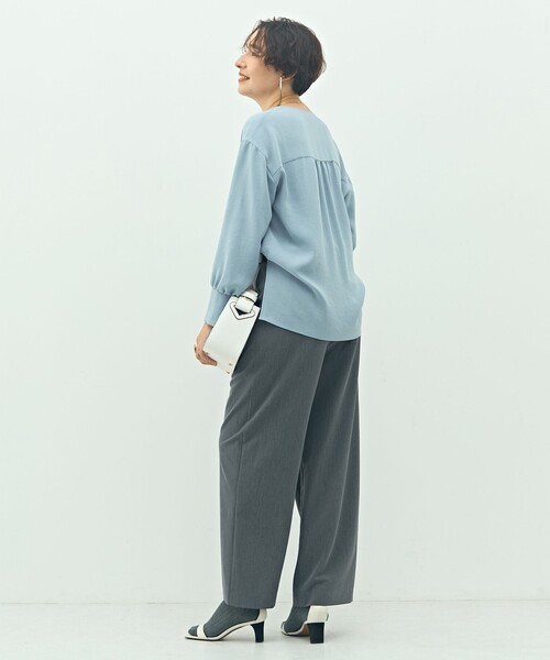 NOLLEY’S Sophi（ノーリーズソフィ）の「ウォッシャブルバックサテンジョーゼットオープンカラーブラウス（シャツ/ブラウス・レディース・オフホワイト/サックスブルー/ネイビー・38）」の16枚目の写真