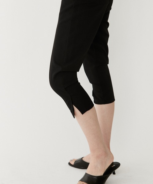 VION(ヴィオン)の「Capri pants / カプリパンツ(スラックス・レディース・チャコールグレー/ブラック・SMALL/MEDIUM)」の8枚目の写真