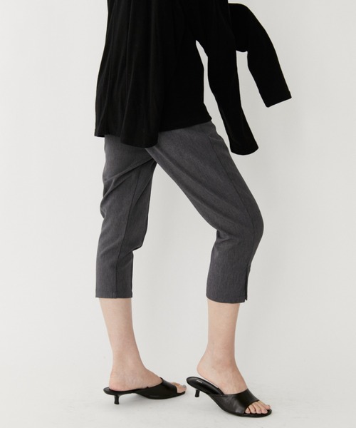 VION(ヴィオン)の「Capri pants / カプリパンツ(スラックス・レディース・チャコールグレー/ブラック・SMALL/MEDIUM)」の9枚目の写真