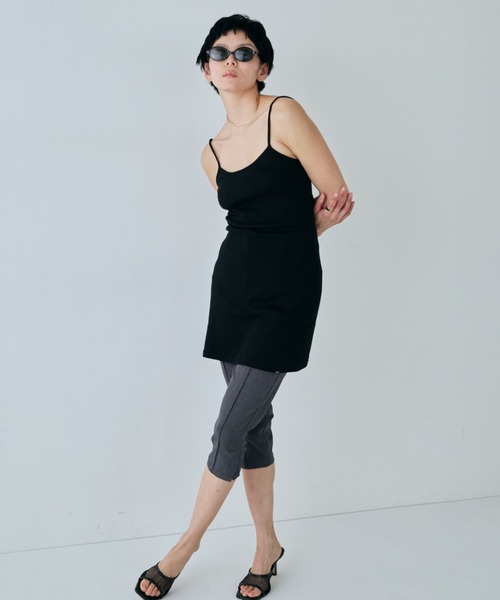 VION(ヴィオン)の「Capri pants / カプリパンツ(スラックス・レディース・チャコールグレー/ブラック・SMALL/MEDIUM)」の11枚目の写真