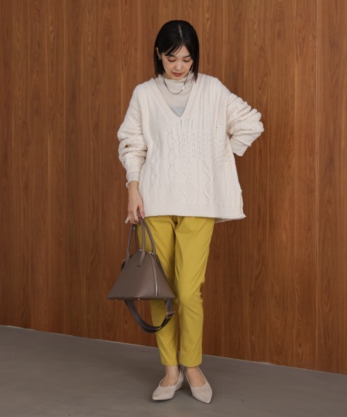 Bou Jeloud(ブージュルード)の「ケーブルVニットセーター(ニット/セーター・レディース・オフホワイト/レッド/ブラック・38)」の5枚目の写真