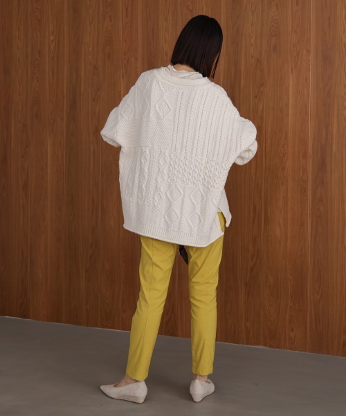 Bou Jeloud(ブージュルード)の「ケーブルVニットセーター(ニット/セーター・レディース・オフホワイト/レッド/ブラック・38)」の7枚目の写真