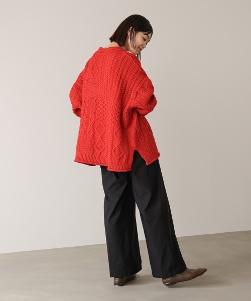 Bou Jeloud(ブージュルード)の「ケーブルVニットセーター(ニット/セーター・レディース・オフホワイト/レッド/ブラック・38)」の20枚目の写真